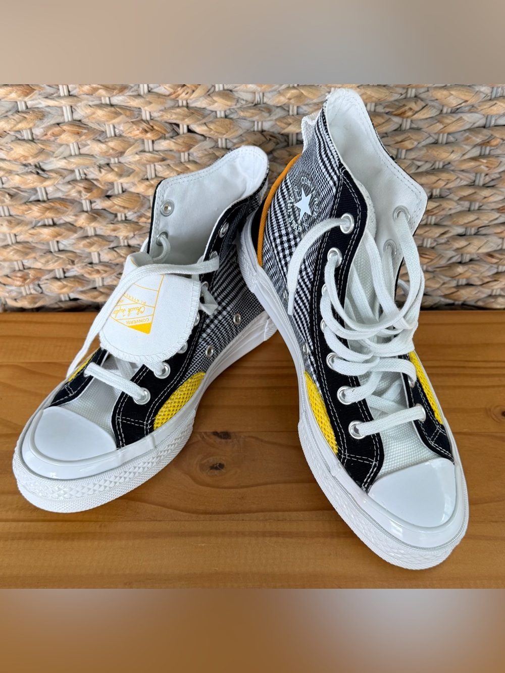 CONVERSE ALL STAR Chuck Taylor 70 Hi Lace-Up Men 4/WOMEN 6 Black/Yellow